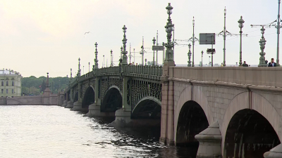 Троицкий мост откроется на 4 месяца раньше для проведения ПМЭФ и «Алых парусов»