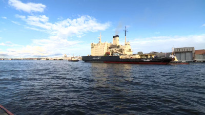 На набережной Лейтенанта Шмидта завершился фестиваль ледоколов