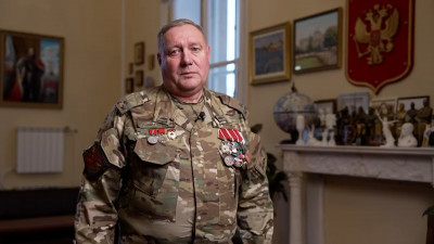 Ленинградский полк поздравил Петербург с днём рождения