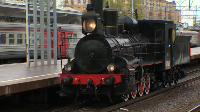 На Финляндском вокзале прошел парад ретро-паровозов