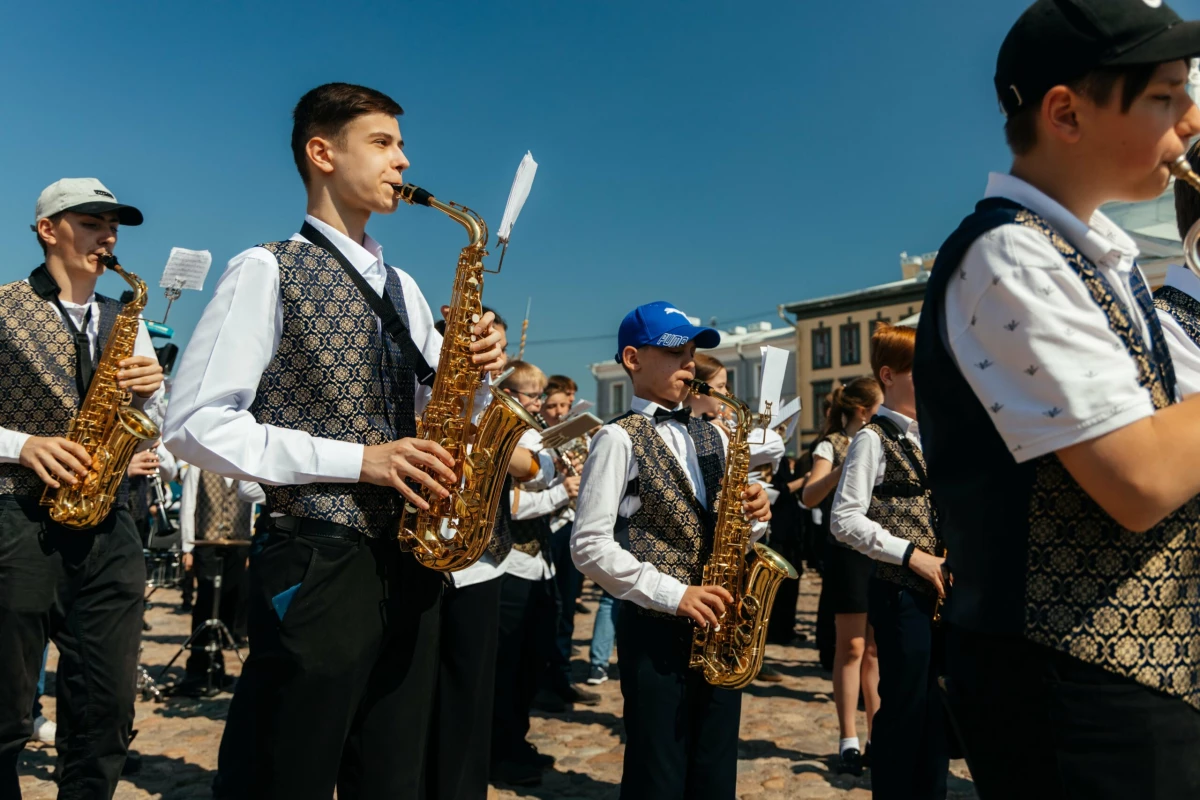 II Парад духовых детско-юношеских оркестров пройдет в День города - tvspb.ru