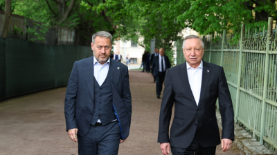 Александр Беглов и участники ХI Невского Международного экологического конгресса посадили в Таврическом саду рябины и сирень в рамках акции «Сад памяти»