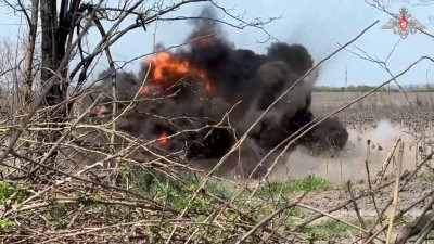 Саперы танкового соединения группировки войск «Центр» продолжают разминирование окрестностей города Селидово