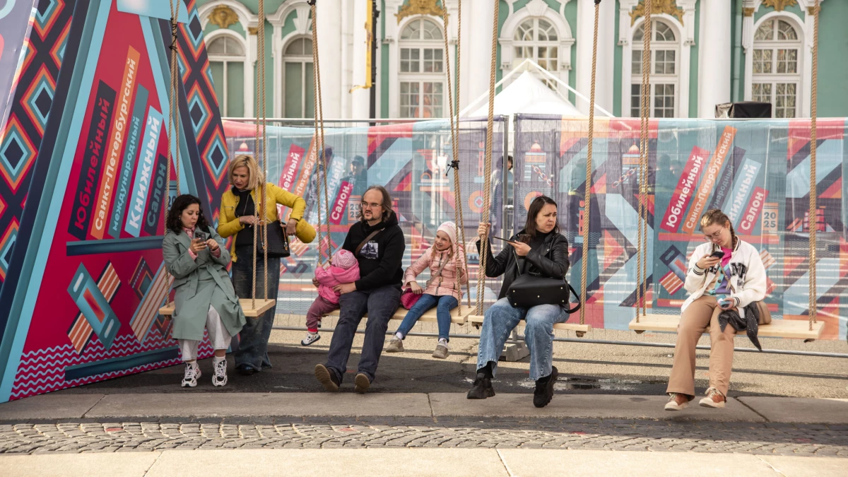 Благотворительный мультсериал «Летающие звери» на Книжном салоне - tvspb.ru