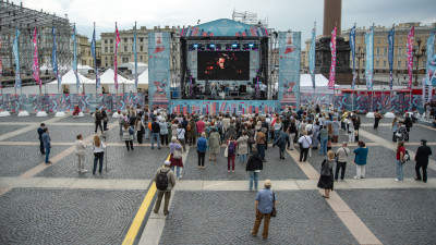 Петербургский книжный салон посетили почти 500 тысяч человек