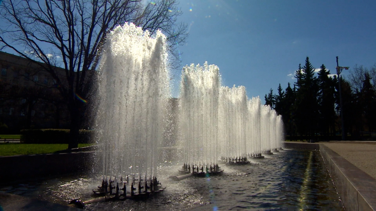 Гепатит, острые кишечные инфекции, ротавирусы: врачи объяснили, почему опасно купаться в фонтанах - tvspb.ru