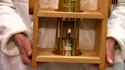 Частицу Вечного огня привезли из Москвы в Петербург