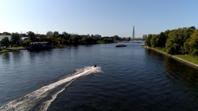 В Петербурге ввели запрет движения гидроциклов и средств индивидуальной мобильности