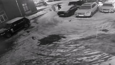 Суд оштрафовал мужчину с улицы Рубинштейна, который во дворе ударил соседку по лицу, на 10 тысяч рублей