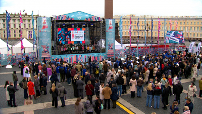 В Петербурге стартовал Книжный салон: чем запомнится первый день