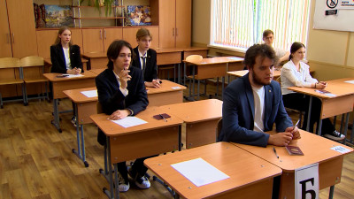 Почти 5 тысяч девятиклассников Петербурга планируют сдавать два экзамена на ОГЭ