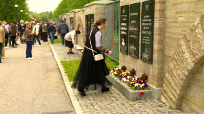 На Пискарёвском мемориальном кладбище прошла памятная акция «Благодарность всем воинам-защитникам Ленинграда»