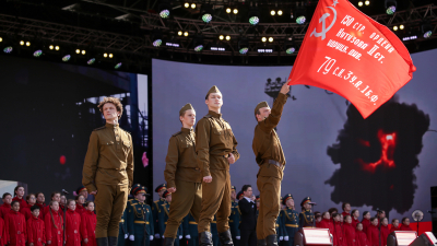 150 тысяч зрителей собрал грандиозный концерт «От Победы к Победам» на Дворцовой площади