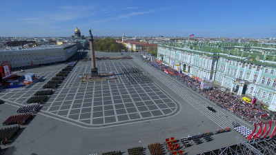 Память погибших солдат почтили минутой молчания на Дворцовой площади