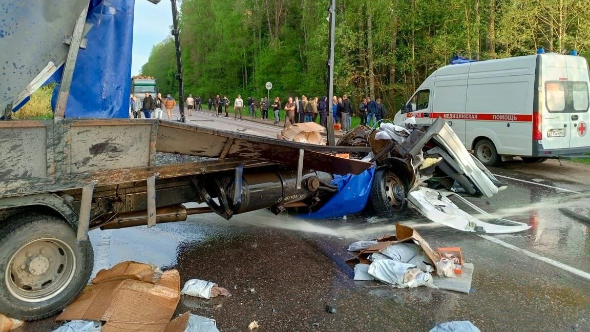 В массовом ДТП под Кингисеппом один человек погиб и шестеро пострадали - tvspb.ru