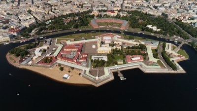 Александр Беглов и Александр Бельский поздравили петербуржцев с Днём города