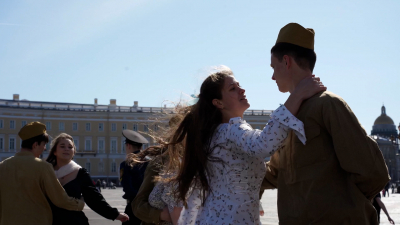 В Петербурге прошла акция «Вальс Победы»