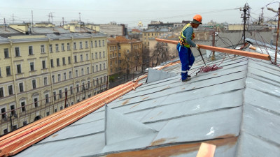 Около 300 фасадов жилых домов отремонтируют в Петербурге в этом году