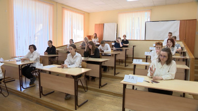 В 85 регионах России 21 мая у девятиклассников начинается основной период ОГЭ