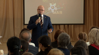 В школе №250 Кировского района прошла встреча с потомками героя Советского Союза Андрея Корзуна