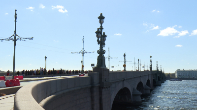 Александр Беглов: Ремонт исторического Троицкого моста будет завершен на четыре месяца раньше срока