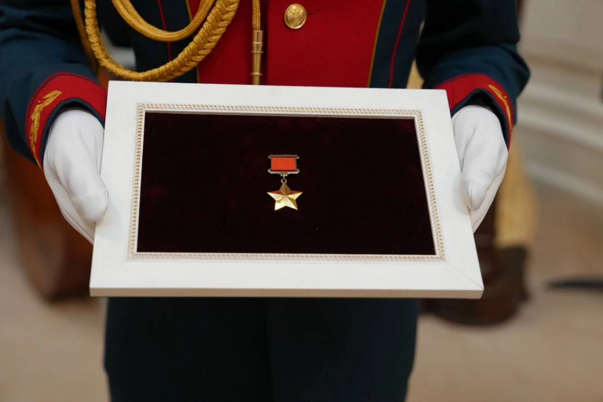 В Музей обороны и блокады Ленинграда передали медаль «Золотая Звезда» - tvspb.ru