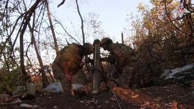 Расчет минометной батареи ВДВ продолжает наносить удары по вражеским позициям на Ореховском направлении