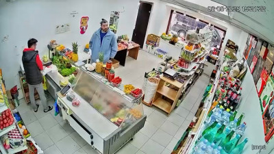 Потолок рухнул в магазине на Садовой улице: видео