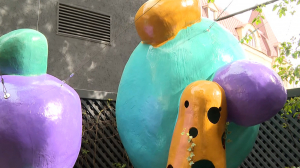 «Как справиться с монстрами»: новый терапевтический арт-объект на Петроградской стороне