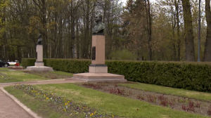 Реконструкция бюстов на Аллее Героев