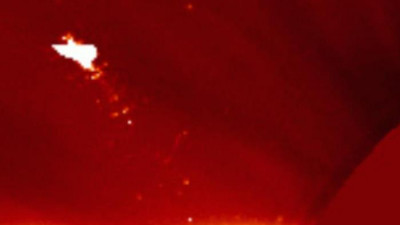 Учёные предложили гипотезу возникновения силуэта птицы над Солнцем