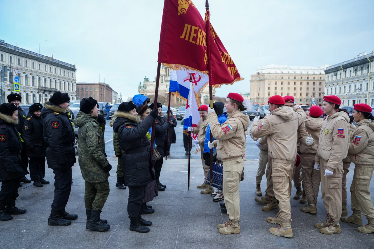 Патриотическая акция «Знамена Победы» пройдет в Адмиралтейском районе - tvspb.ru