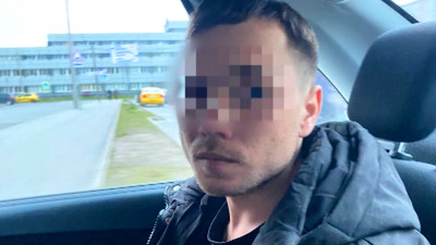 В Петербурге ловили дебошира: сперва он разбил дверь районной администрации, потом ограбил гипермаркет