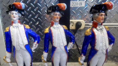 Восемь статуэток серии «Маршалы Наполеона» изъяли у приехавшей из Эстонии гражданки России