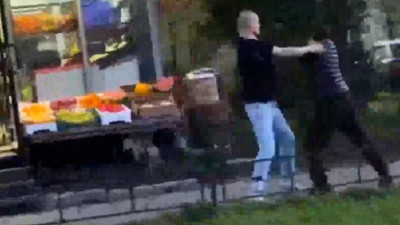 Петербуржцу, бросавшемуся на прохожих с кулаками, дали десять суток