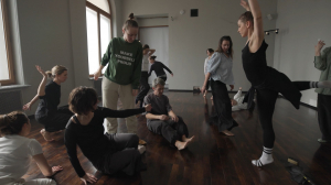 Движение — жизнь: раскрываем свой потенциал на занятиях по современному танцу в Доме Радио