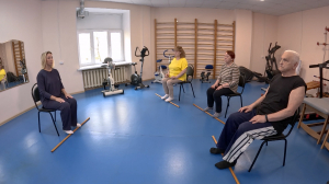 Зарядка для людей «серебряного» возраста. Упражнения с гимнастической палкой