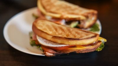 Не забота, а принуждение: психолог объяснил, как спастись от пищевого насилия в семье