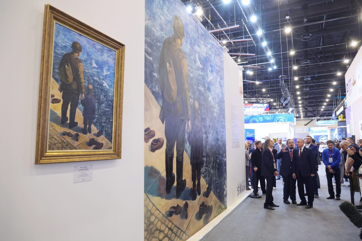 Александр Беглов: Представленная Петербургом на ПМЭФ картина Никаса Сафронова «#АТОМЫПАМЯТИ» увековечивает подвиг советского народа в освобождении Европы - tvspb.ru