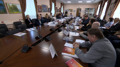 На Архивных чтениях в Доме дружбы рассказали об управленческом таланте руководителей блокадного города