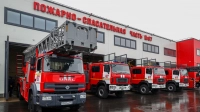 Александр Беглов осмотрел новую пожарно-спасательную часть в Парнасе