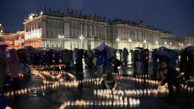 Как прошла акция «Свеча Памяти» на Дворцовой площади