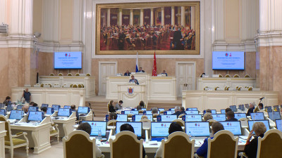 Сергей Кропачев в петербургском парламенте подвел итоги отопительного сезона 2024-2025 годов