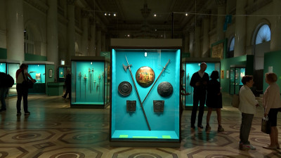 В Эрмитаже открыли главную выставку сезона — «К барьеру! Поединки и дуэли от Ахилла до Лифаря»