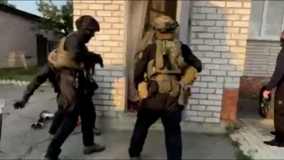 Полицейские задержали двух гадалок, которые лишили пенсионерку из Колпино полумиллиона рублей