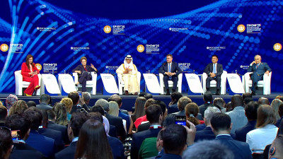 Как прошел первый официальный день ПМЭФ-2025