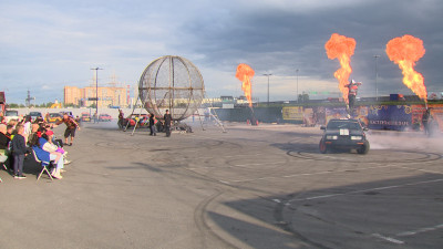 Дрифт, огонь и скорость: в Петербурге проходит фестиваль каскадеров