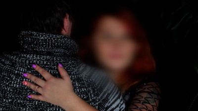 На Шлиссельбургском проспекте женщина ударила бывшего супруга ножом в спину