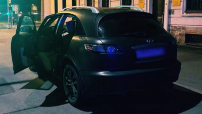 Нетрезвого угонщика за рулем Infiniti догнали на Синопской набережной