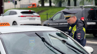 В Петербурге провели рейды с проверкой такси